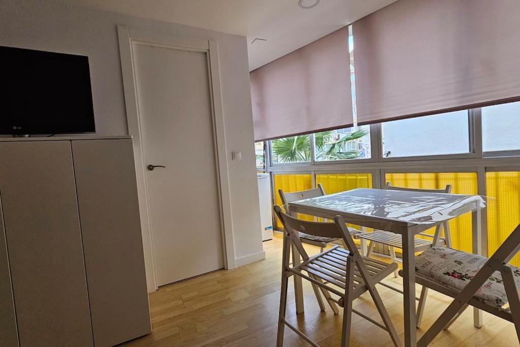 Estudio Centrico A 2 Minutos De La Playa Salou Luaran gambar